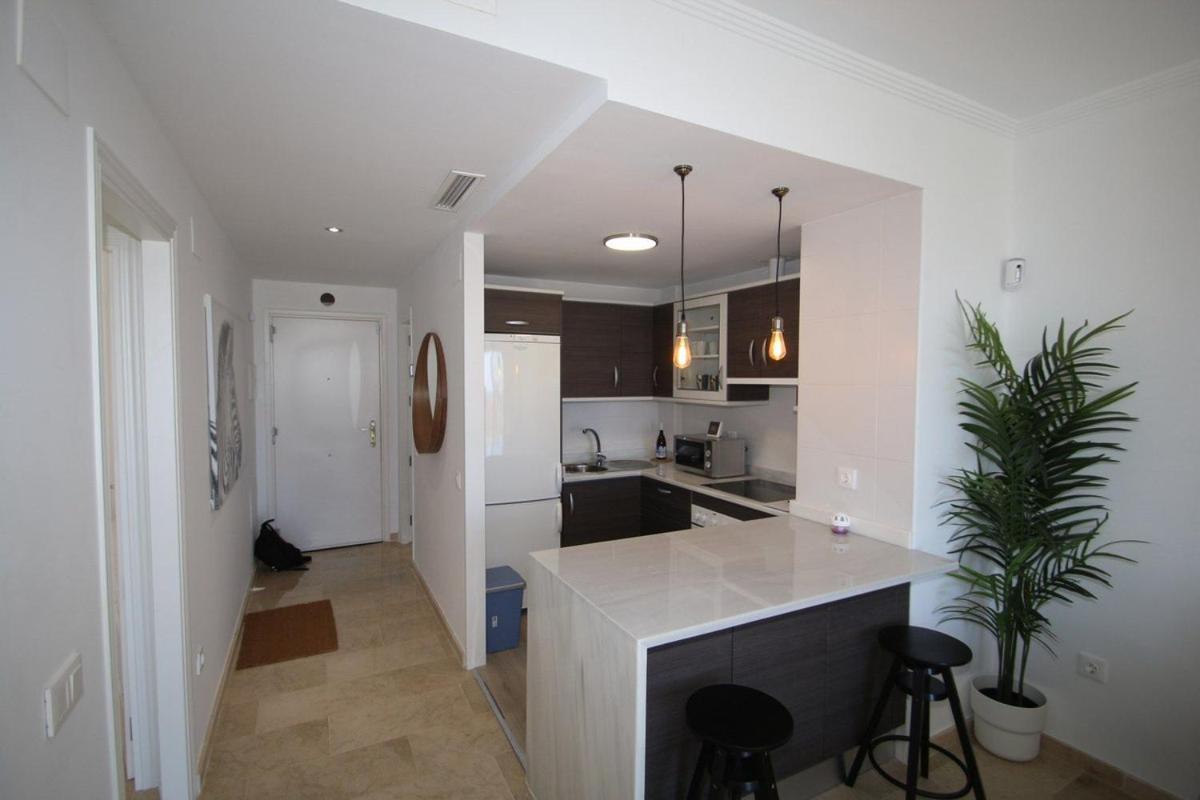 Small Oasis Nelson Mandela Apartment With Sea View, Two Bedrooms, Parking, Terrace And Pool 马尼尔瓦 外观 照片