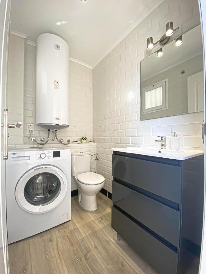 Small Oasis Nelson Mandela Apartment With Sea View, Two Bedrooms, Parking, Terrace And Pool 马尼尔瓦 外观 照片