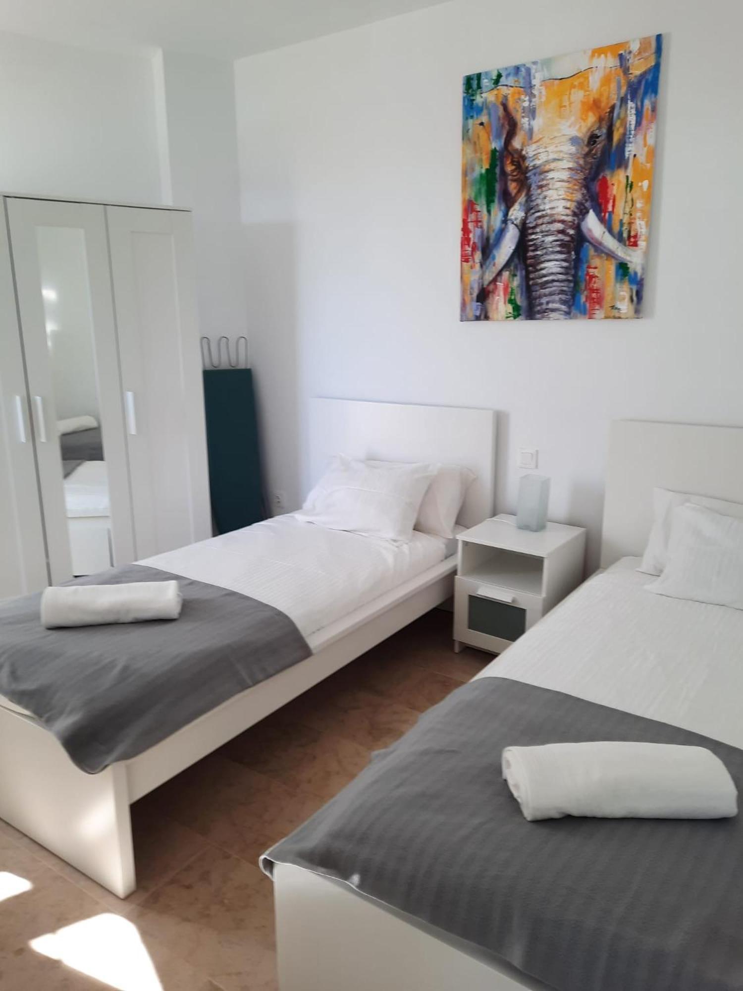 Small Oasis Nelson Mandela Apartment With Sea View, Two Bedrooms, Parking, Terrace And Pool 马尼尔瓦 外观 照片
